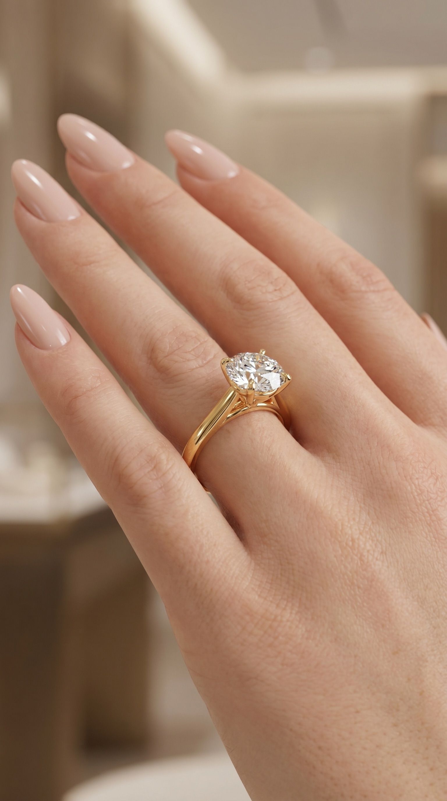 Round cathedral solitaire on hand