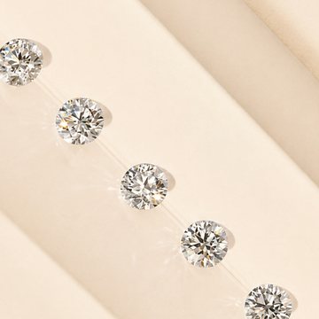Loose round diamonds for a guide to clarity grades and the eye-clean decision.